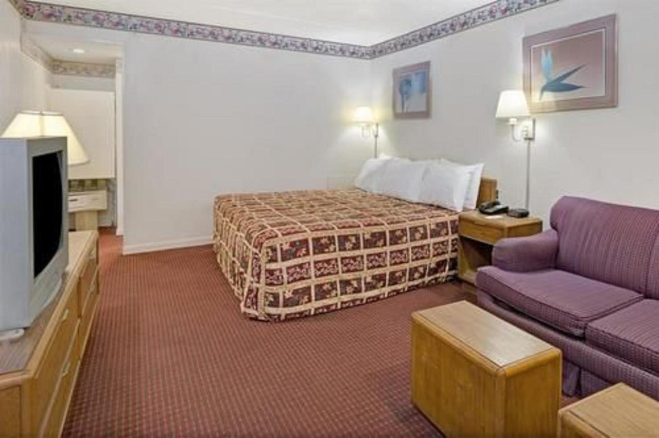 Captain John Smith Inn Williamsburg Esterno foto