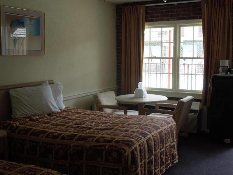 Captain John Smith Inn Williamsburg Esterno foto